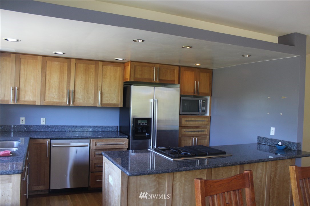 13803 Southeast 180th Street Renton, WA 98058 - Photo 9 of 25 Gallery Image 9
