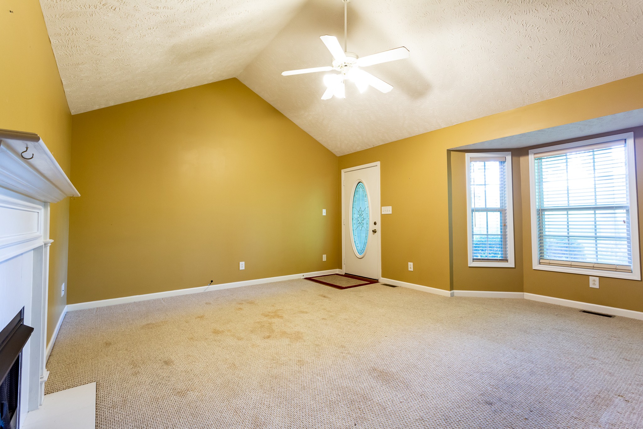 1649 Gratton Road Clarksville, TN 37043 - Photo 3 of 23 a view of an empty room with a window
