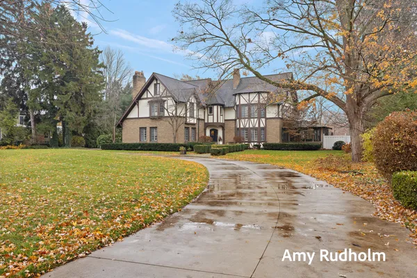 $1,590,000 | 522 River Street, Spring Lake, MI 49456