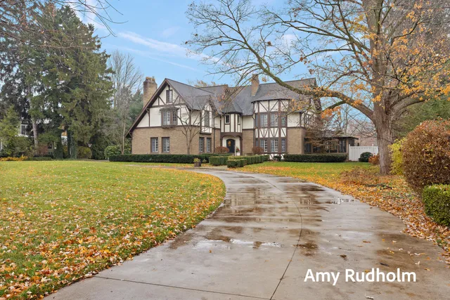 $1,650,000 | 522 River Street, Spring Lake, MI 49456