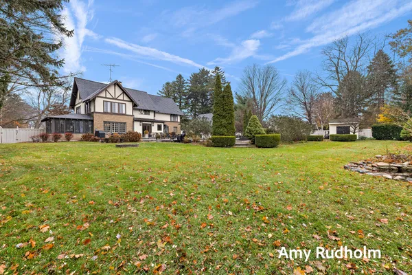 $1,590,000 | 522 River Street, Spring Lake, MI 49456