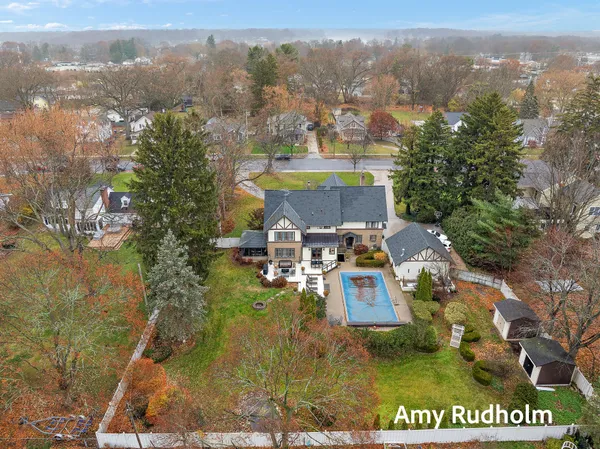 $1,590,000 | 522 River Street, Spring Lake, MI 49456