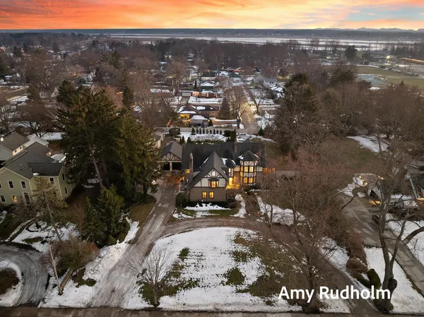 $1,590,000 | 522 River Street, Spring Lake, MI 49456