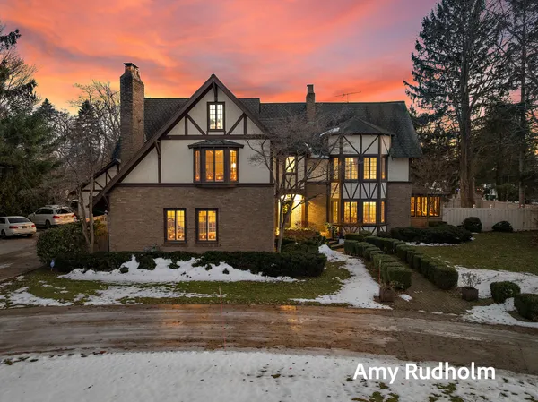 $1,590,000 | 522 River Street, Spring Lake, MI 49456