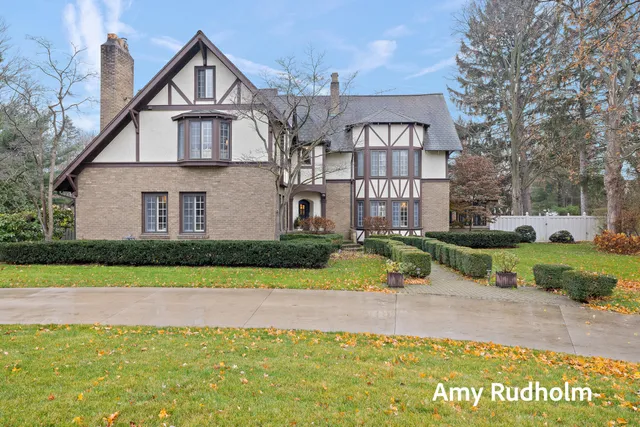 $1,650,000 | 522 River Street, Spring Lake, MI 49456