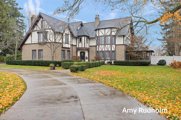 $1,590,000 | 522 River Street, Spring Lake, MI 49456