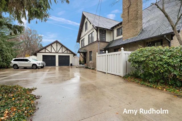 $1,650,000 | 522 River Street, Spring Lake, MI 49456