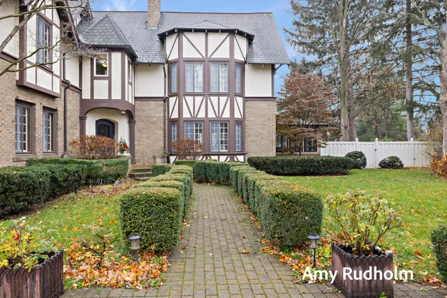 $1,650,000 | 522 River Street, Spring Lake, MI 49456