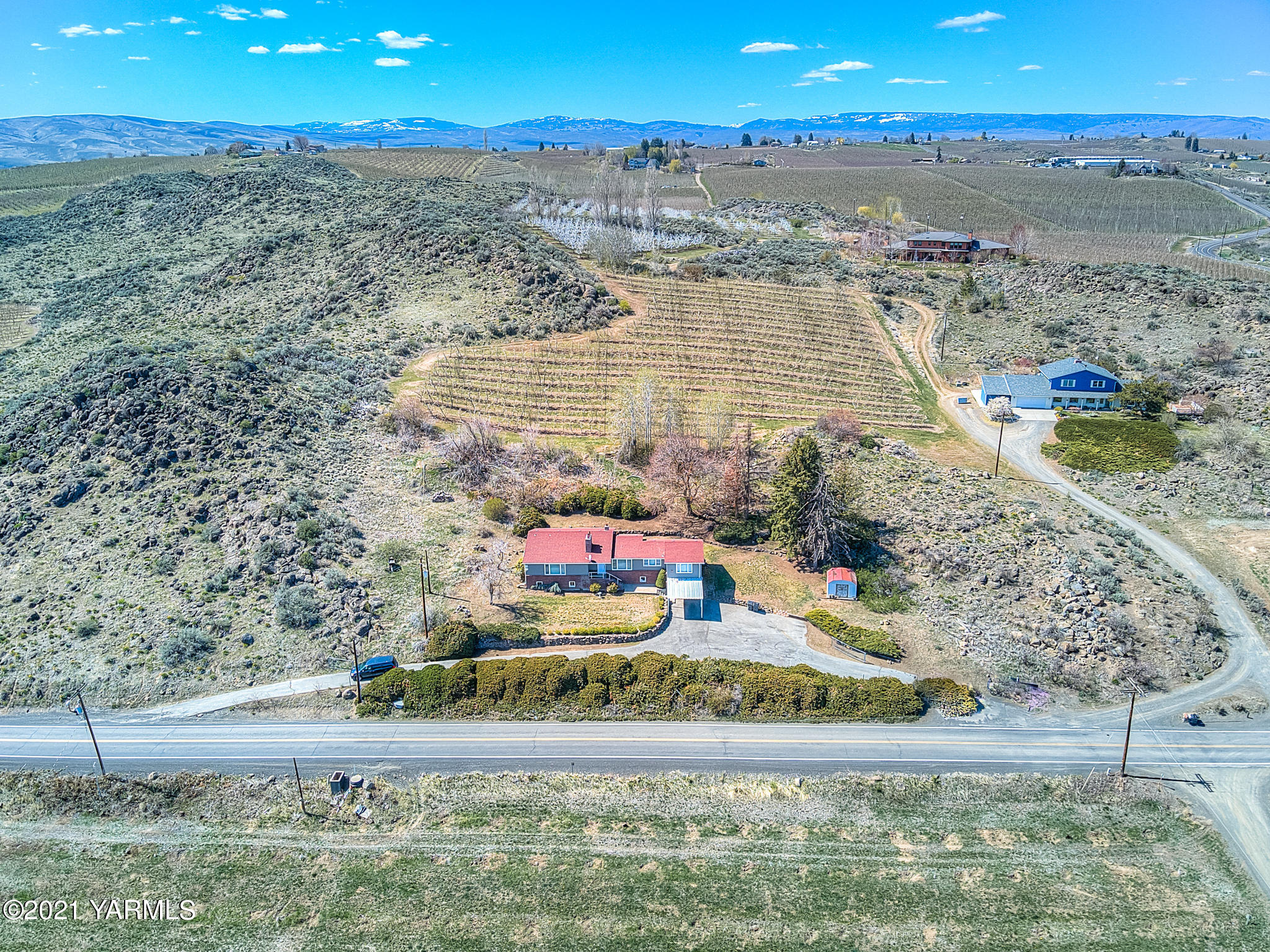 1570 Young Grade Road Yakima, WA 98908 - Photo 10 of 26 Head on aerial view