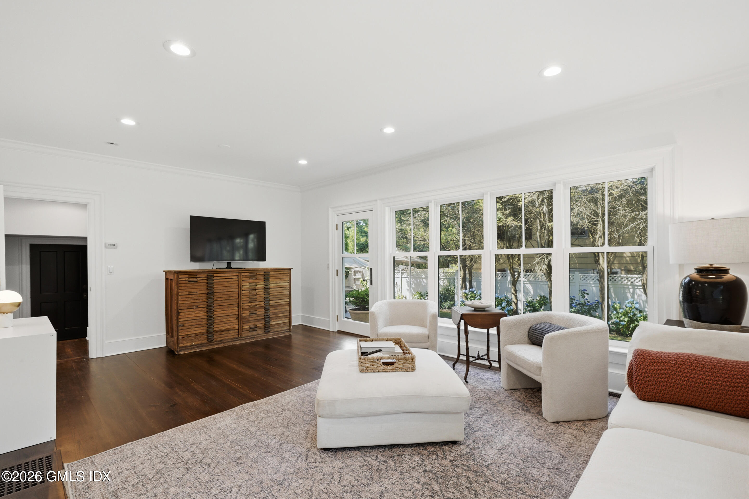 33 Mead Avenue Cos Cob, CT 06807 - Photo 15 of 36 24