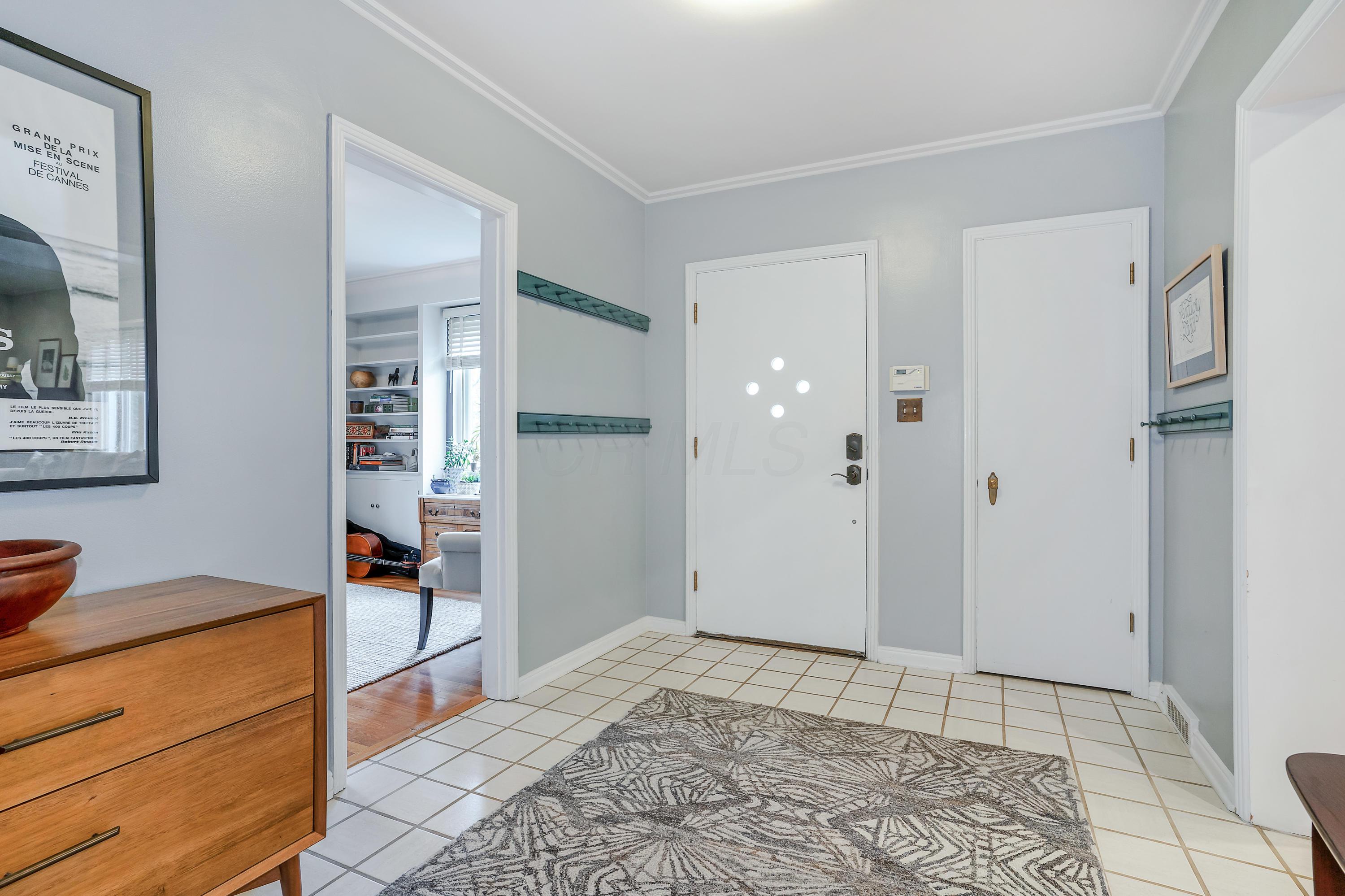 2693 Bryden Road Columbus, OH 43209 - Photo 4 of 49