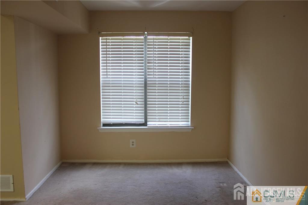 82 Keystone Court Edison, NJ 08817 - Photo 12 of 21