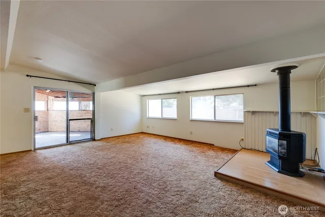 a view of an empty room with window