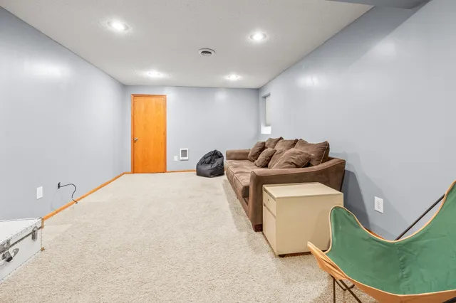 $305,000 | 12688 74th Avenue North, Maple Grove, MN 55369