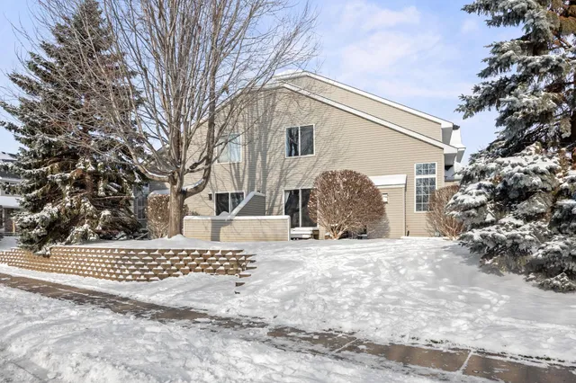 $305,000 | 12688 74th Avenue North, Maple Grove, MN 55369
