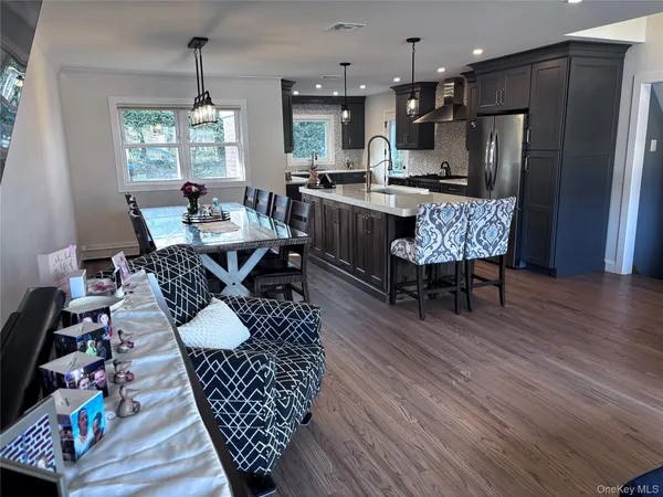 $899,900 | 21 Nevin Terrace, Massapequa Park, NY 11762