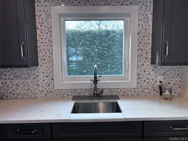 $899,900 | 21 Nevin Terrace, Massapequa Park, NY 11762