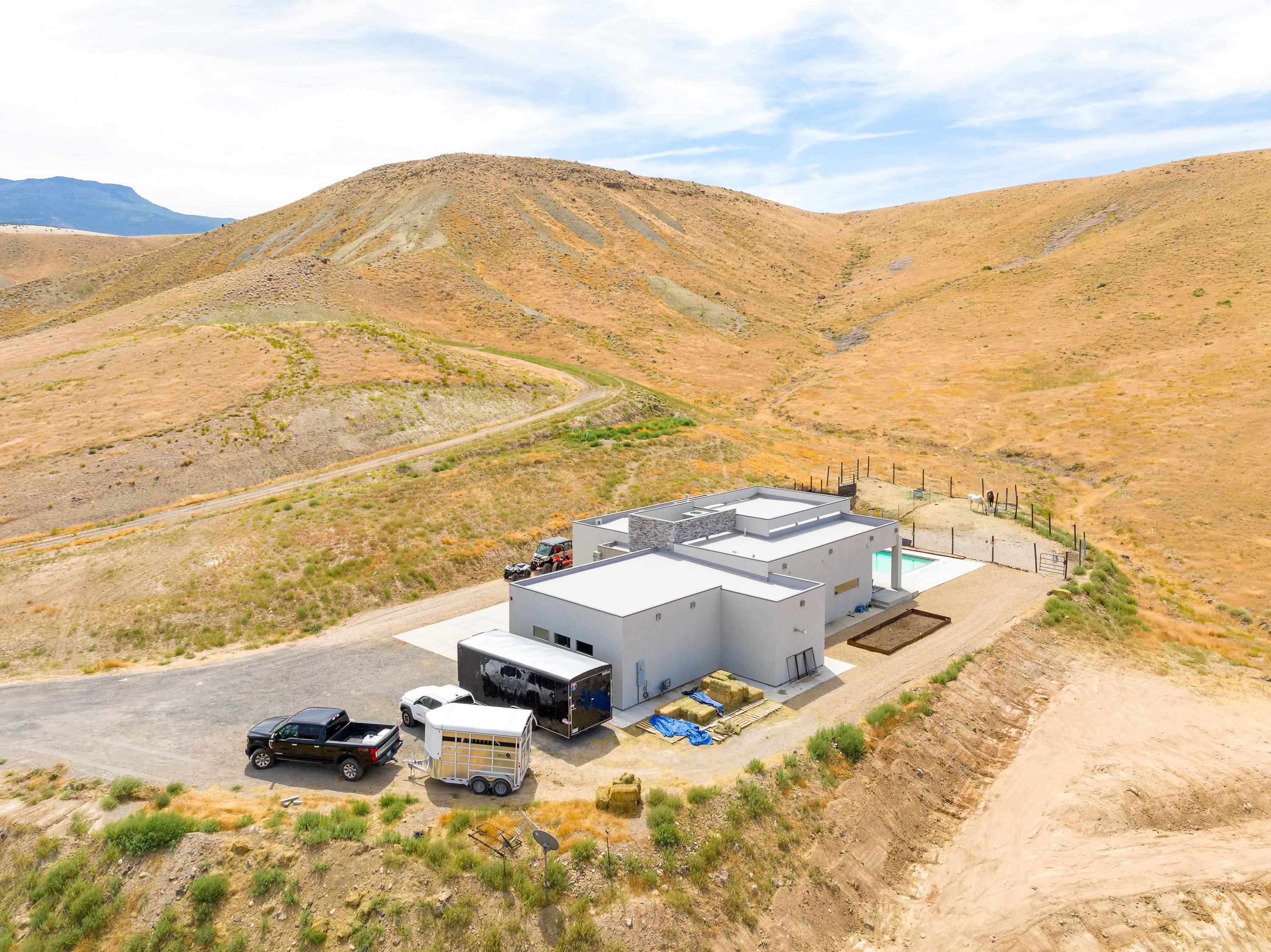 3685 East Road Palisade, CO 81526 - Photo 41 of 42 a view of an ocean and a mountain