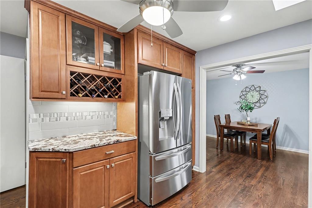 10244 Reeds Road Overland Park, KS 66207 - Photo 9 of 24