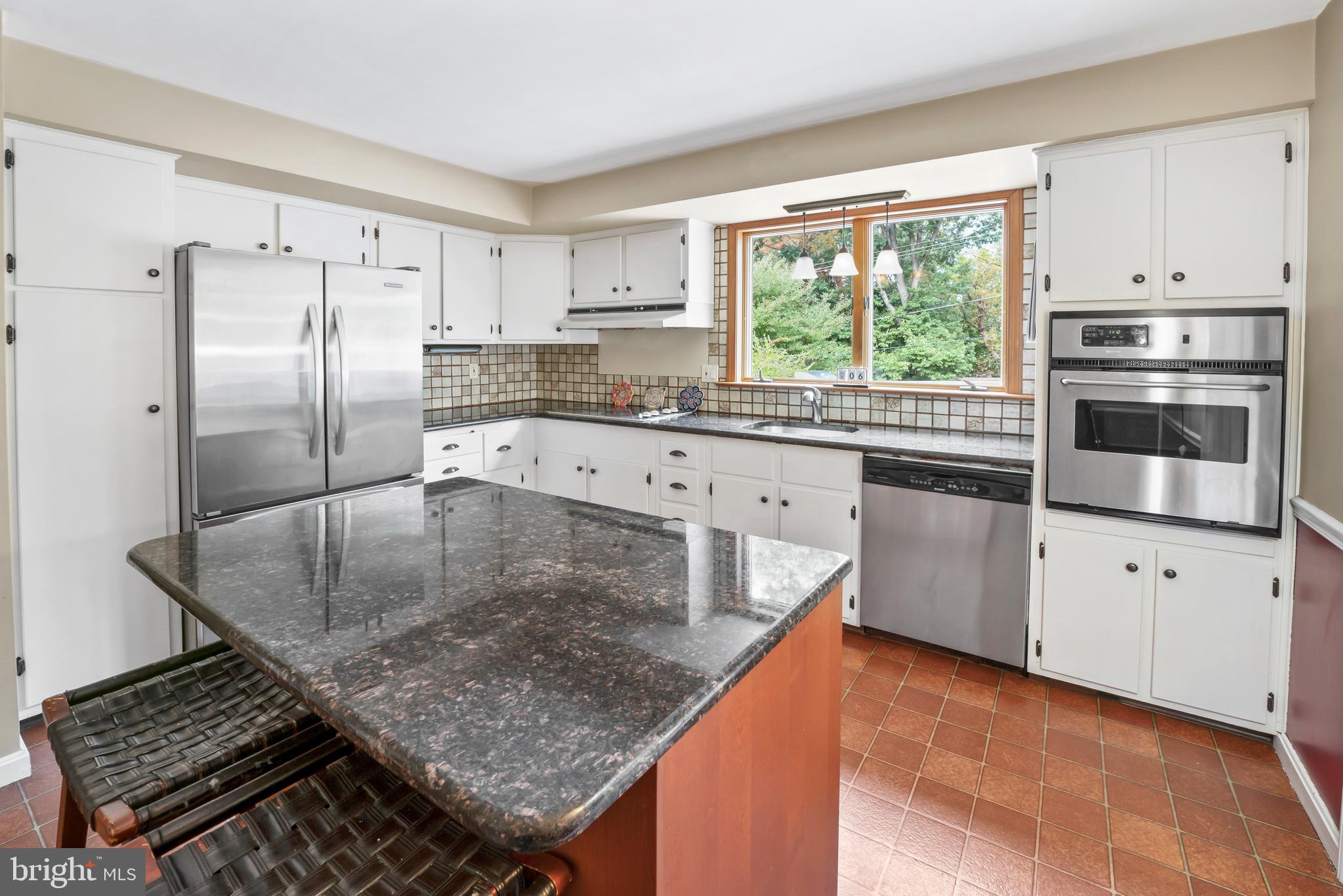 387 Devonshire Road Devon, PA 19333 - Photo 11 of 53 Kitchen