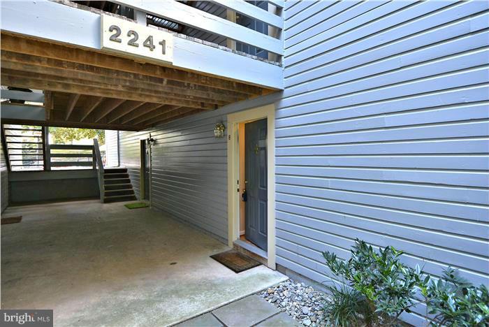 2241 Lovedale Lane, Unit B Reston, VA 20191 - Photo 2 of 27