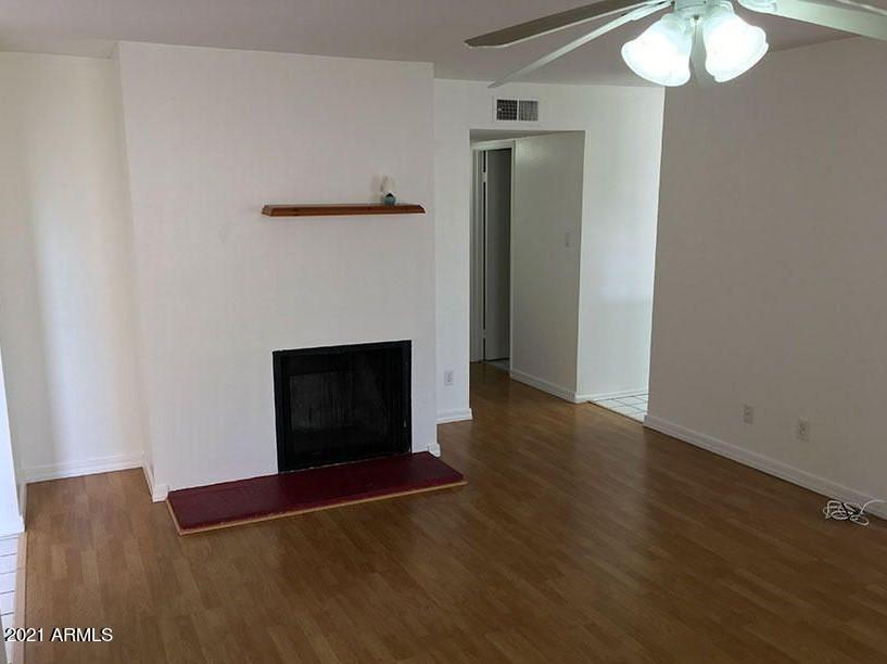 5525 East Thomas Road, Unit K14 Phoenix, AZ 85018 - Photo 5 of 17 Living Room