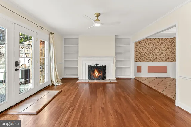 a view of livingroom with hardwood floor and window