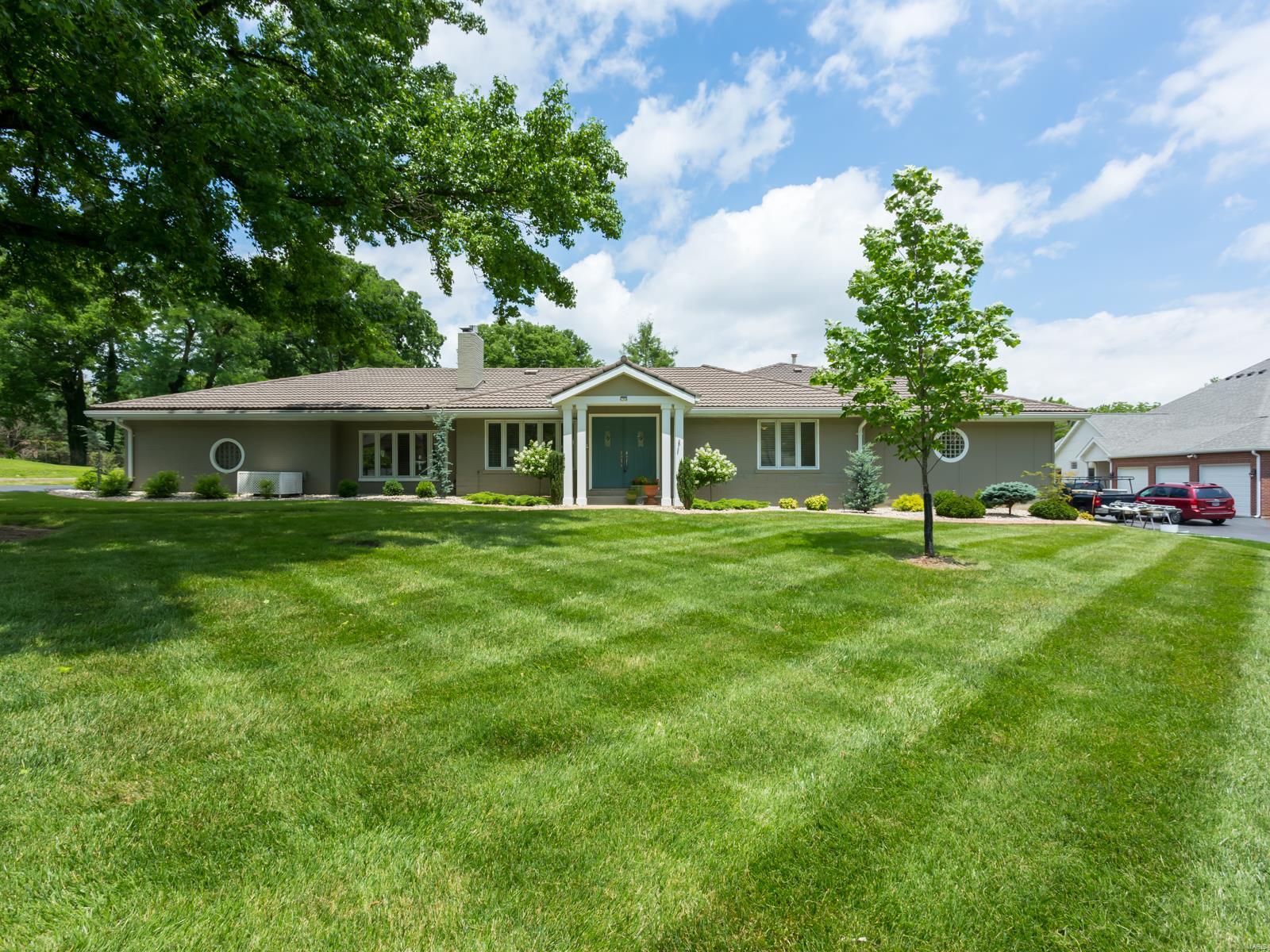 10327 Kennerly Road St. Louis, MO 63128 - Photo 1 of 57 Gallery Image 1