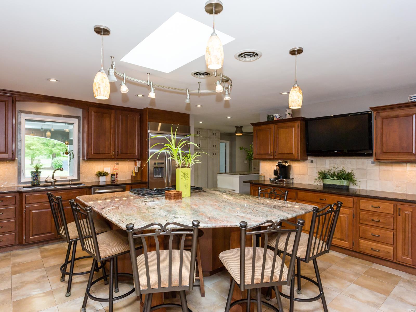10327 Kennerly Road St. Louis, MO 63128 - Photo 3 of 57 Gallery Image 3