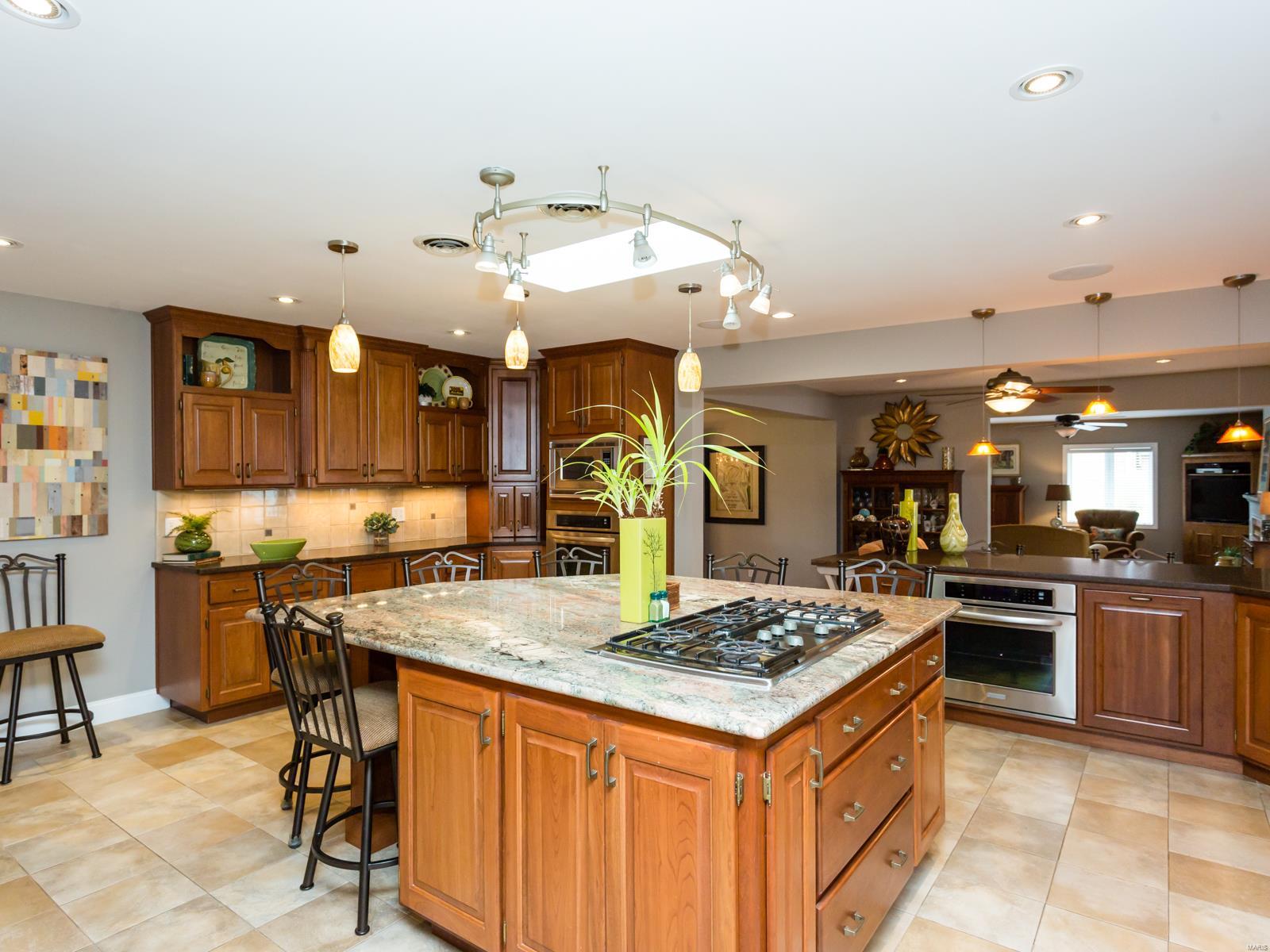 10327 Kennerly Road St. Louis, MO 63128 - Photo 4 of 57 Gallery Image 4