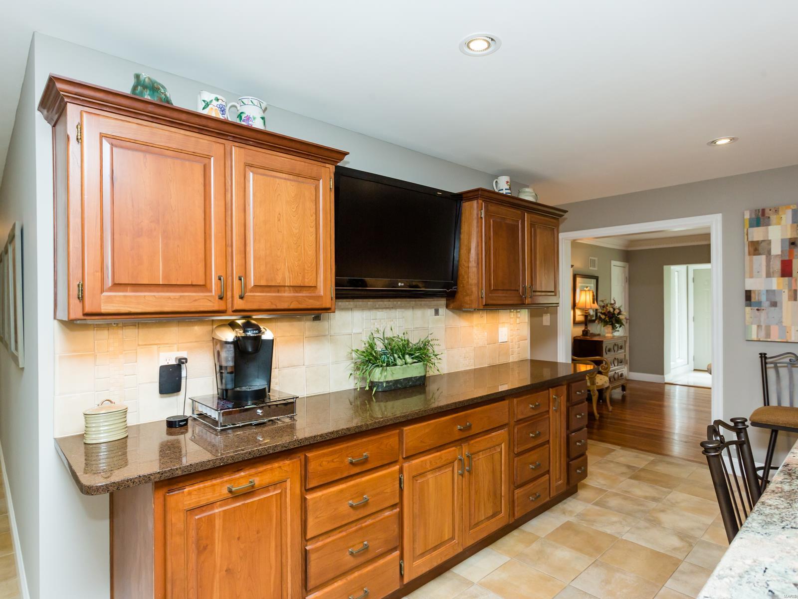 10327 Kennerly Road St. Louis, MO 63128 - Photo 6 of 57 Gallery Image 6