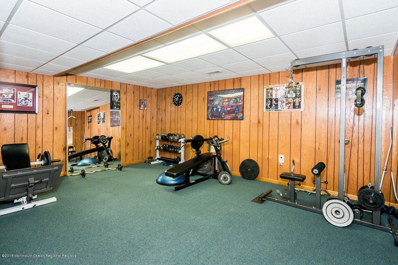 22 Randall Road Holmdel, NJ 07733 - Photo 32 of 41 _WK4QweA