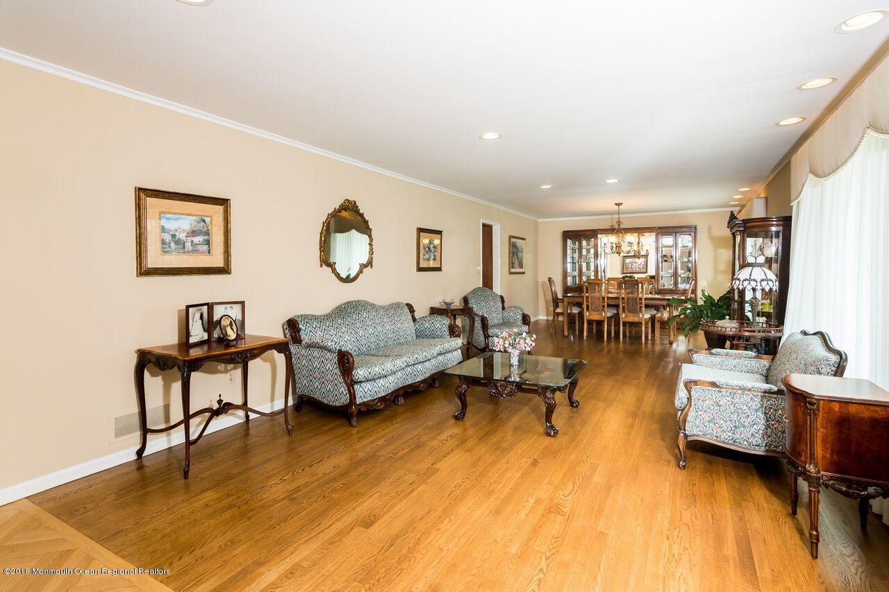 22 Randall Road Holmdel, NJ 07733 - Photo 5 of 41 kbiC1e5w