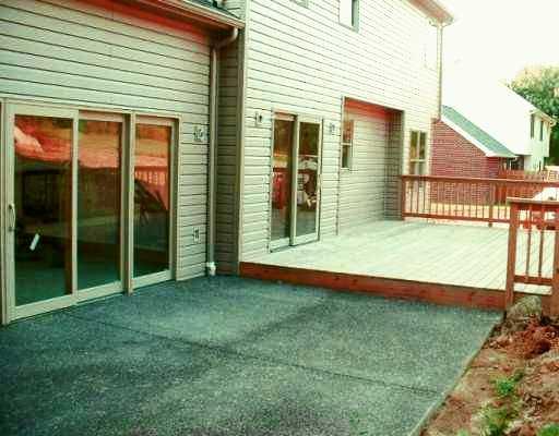 174 Bebout Road Venetia, PA 15367 - Photo 2 of 8 Patio/Deck.
