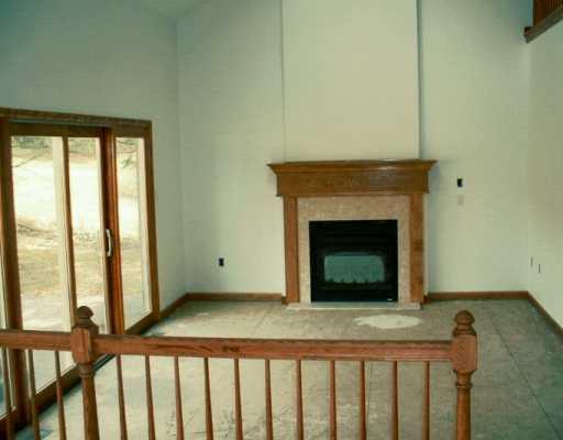 174 Bebout Road Venetia, PA 15367 - Photo 5 of 8 Den/Family/Great Room.