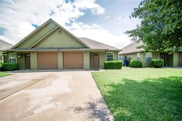 $1,199 | 1026 West Coffin Street, Unit 102, Denison, TX 75020