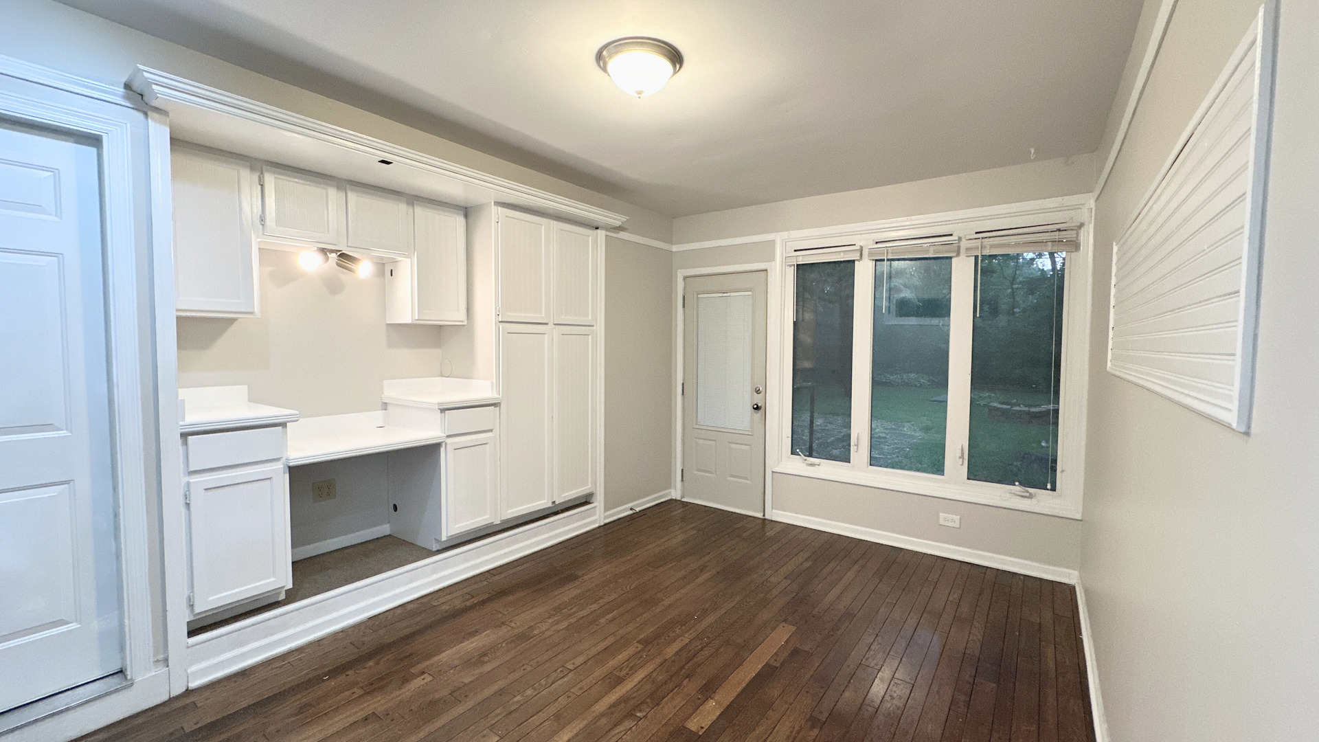 18210 Perth Avenue Homewood, IL 60430 - Photo 4 of 17