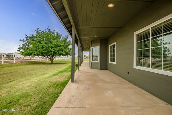 a porch with view of outdoor space