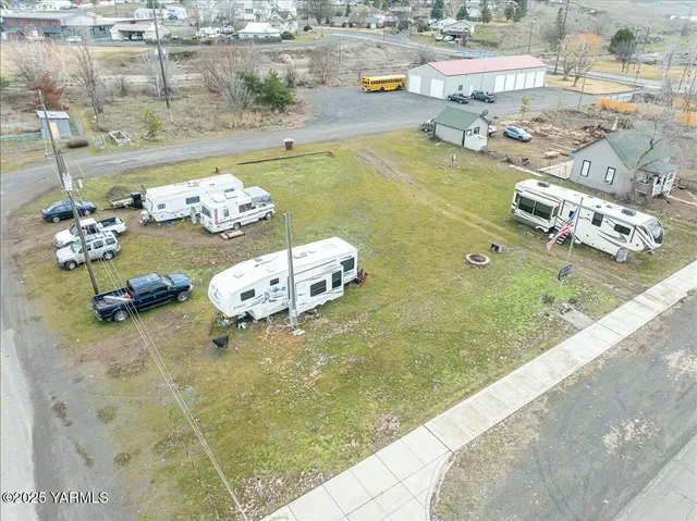 $199,900 | 165 Main Street North, Washtucna, WA 99371