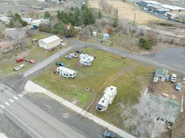 $199,900 | 165 Main Street North, Washtucna, WA 99371