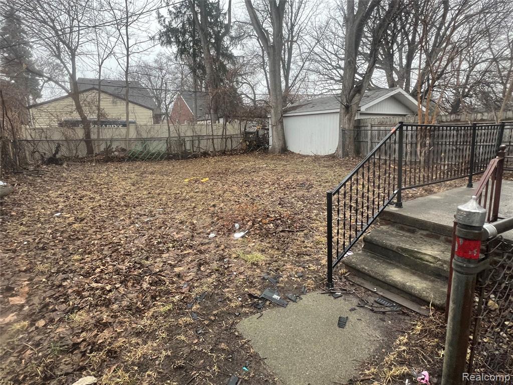 9599 Whitcomb Detroit, MI 48227 - Photo 5 of 38