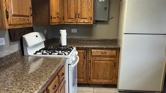 $2,900 | 8440 163rd Street, Tinley Park, IL 60487