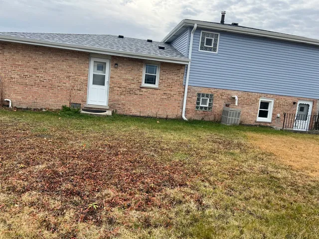 $2,900 | 8440 163rd Street, Tinley Park, IL 60487