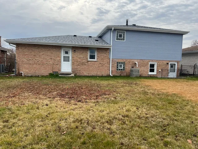 $2,900 | 8440 163rd Street, Tinley Park, IL 60487