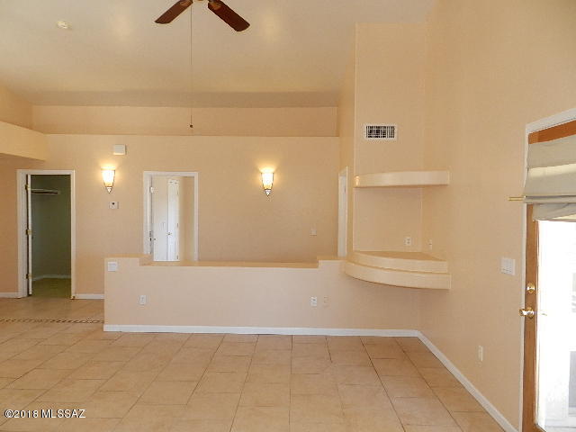 7716 South Lions Spring Way Tucson, AZ 85747 - Photo 8 of 25