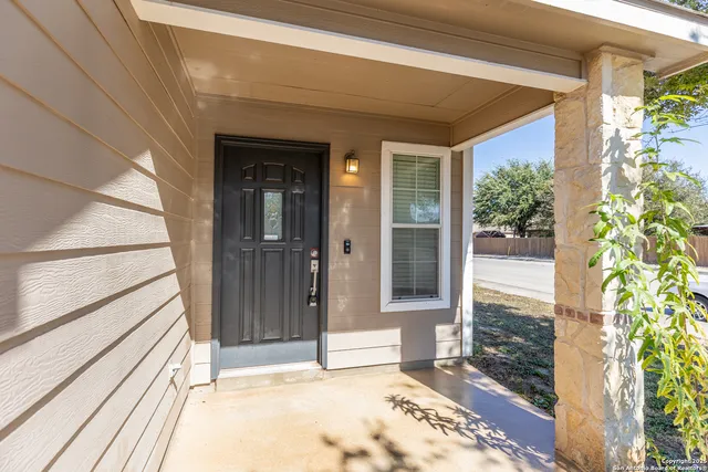 a view of an entryway of house
