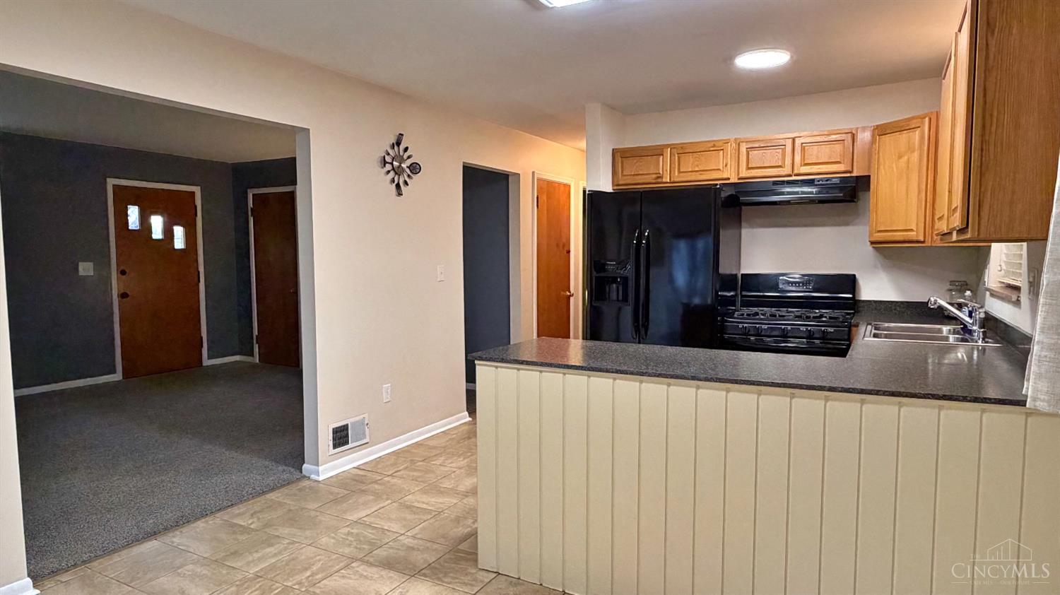 8442 Wuest Road Cincinnati, OH 45247 - Photo 7 of 29