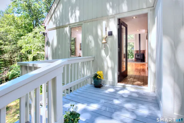 $895,000 | 73 Nod Road, Ridgefield, CT 06877