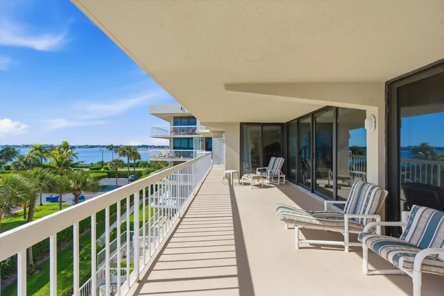 $1,159,000 | 3250 South Ocean Boulevard, Unit 401S, Palm Beach, FL 33480