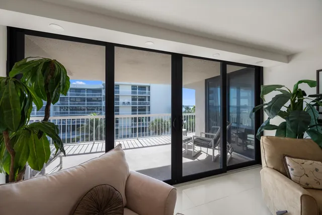 $1,159,000 | 3250 South Ocean Boulevard, Unit 401S, Palm Beach, FL 33480